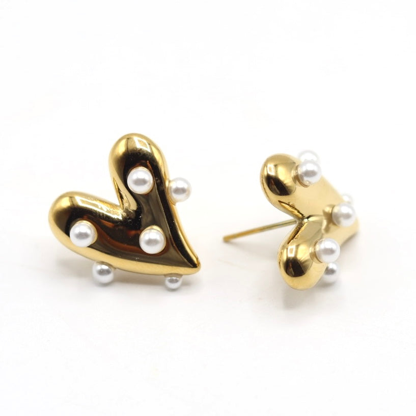 Ellie Pearl Heart Stud Earrings