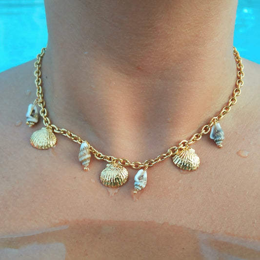 Elsa Shell Charm Necklace