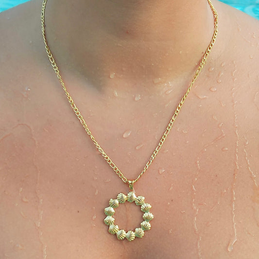 Giuliana Shell Circle Pendant Necklace