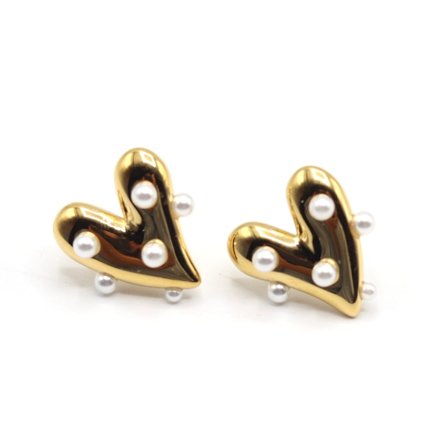 Ellie Pearl Heart Stud Earrings