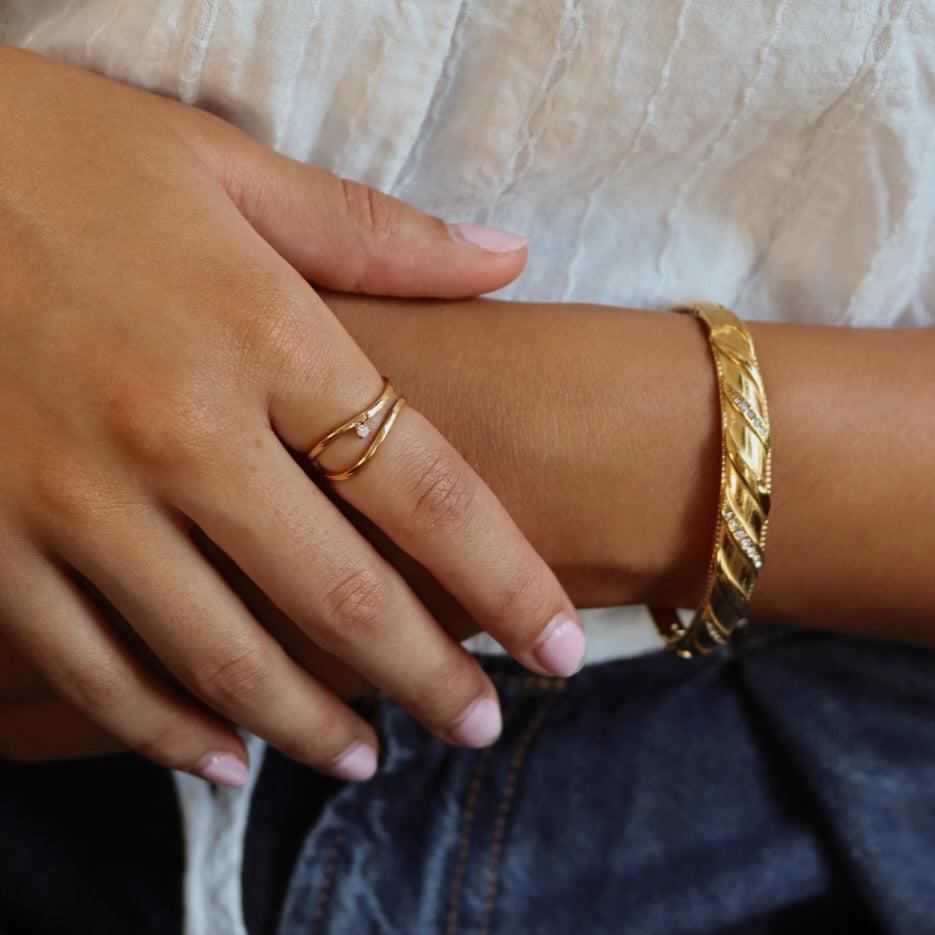 
                      
                        Veronica Round Zircon Vintage Bangle
                      
                    