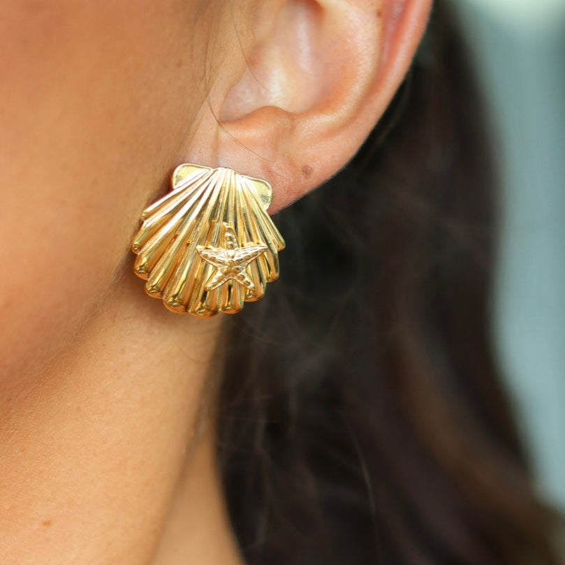 
                      
                        Greta Shell with Starfish Stud Earrings
                      
                    