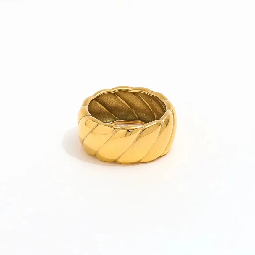 Mia Chunky Vintage Croissant Ring